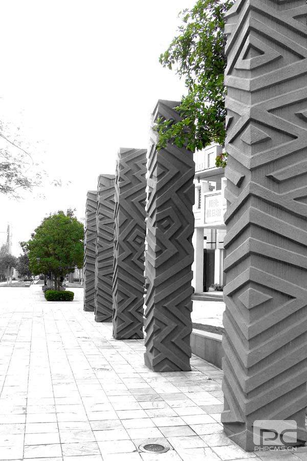 阳光城步行街雕塑柱